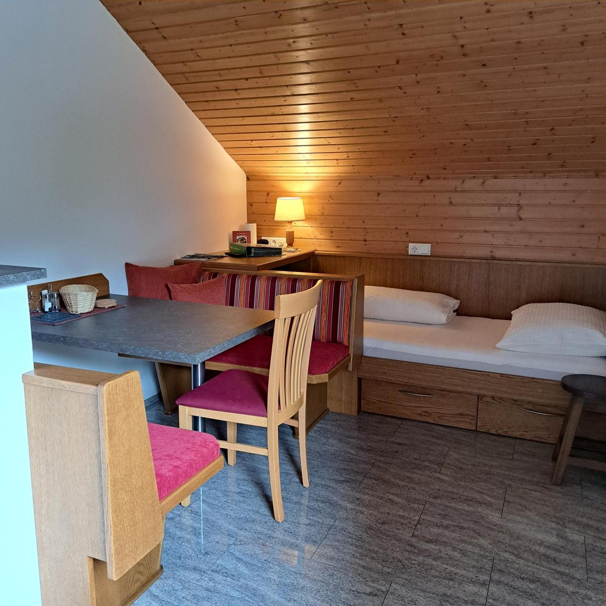 فندق Haus Guggenberger Liesing المظهر الخارجي الصورة